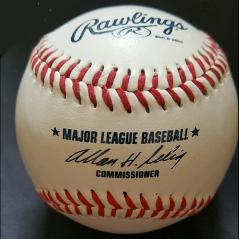 Chipper-Jones-autograph-chipper-jones-memorabilia-signed-MLB-baseball-memorabilia-atlanta-falcons-switch-hitter-third-base-hall-of-fame-all-star-major-league-rawlings