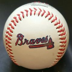 Chipper-Jones-autograph-chipper-jones-memorabilia-signed-MLB-baseball-memorabilia-atlanta-falcons-third-base-switch-hitter-all-star-hall-of-fame-major-league-rawlings