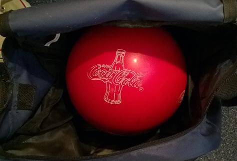Coca-Cola-bowling-ball-red-AMF-bag-ten-pin-memorabilia