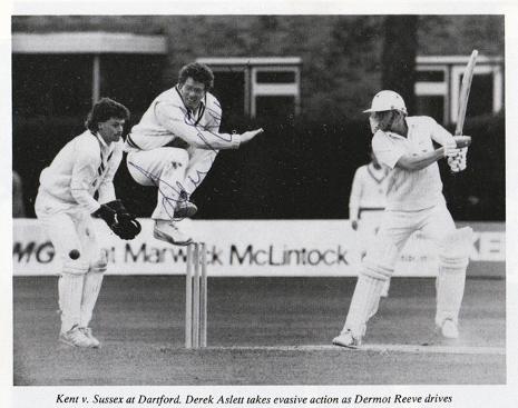 Derek-Aslett-autograph-Derek-Aslett-memorabilia-signed-Kent-cricket-memorabilia-KCCC-Spitfires-Canterbury