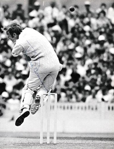 Derek-Underwood-autograph-signed-kent-cricket-memorabilia-england-ashes-test-match-spinner-deadly-kccc-batting