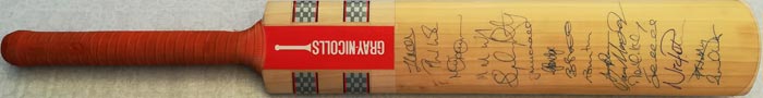 Double-Scoop-Gray-Nicolls-signed-cricket-bat-memorabilia-robertsbridge-sussex-kent-surrey-essex-autograph