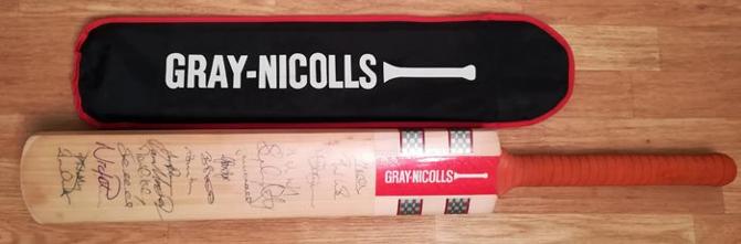 Double-Scoop-Gray-Nicolls-signed-cricket-bat-memorabilia-robertsbridge-sussex-kent-surrey-essex-ben-stokes-autograph-bag