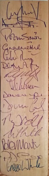 England-cricket-memorabilia-1996-world-cup-wills-mini-bat-mike-atherton-signed-graeme-hick-autograph-stewart-gough-defreitas-smith-thorpe