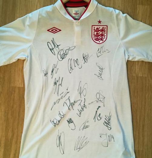 England-football-memorabilia-signed-playing-shirt-2014-2015-squad-wayne-rooney-signature-cole-sturridge-shaw-welbeck-jones-milner-world-cup