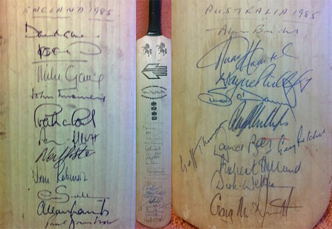 England-signed-cricket-bat-Australia-1985-ashes-series-gooch-gower-gatting-lamb-sidebottom-emburey-edmonds-allan-border-jeff-thomson-david-boon-autograph