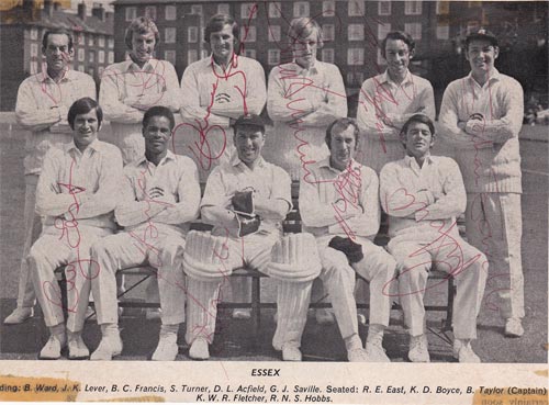 Essex-cricket-memorabilia-1970s-signed-team-photo-keith-boyce-autograph-fletcher-taylor-hobbs-east-acfield-lever-eccc