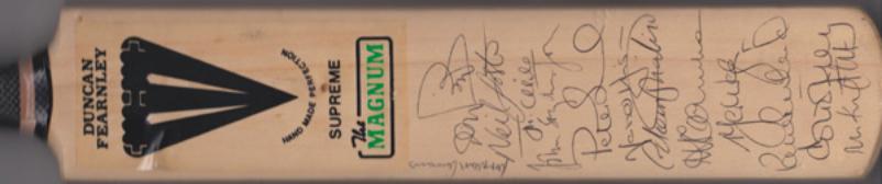 Essex-cricket-memorabilia-squad-signed-magnum-bat-1990s-mark-waugh-autograph-nasser-hussain-nick-knight-derek-pringle-foster-topley-eccc-prichard-such-childs