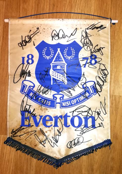 Everton-football-memorabilia-team-signed-EFC-pennant-toffees-club-paul-gascoigne-duncan-ferguson-2001