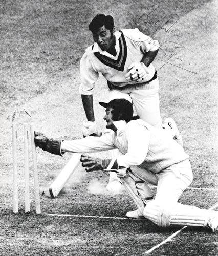 Farokh-Engineer-autograph-signed-india-cricket-memorabilia-wicket-keeper-lancashire-lancs-ccc-signature