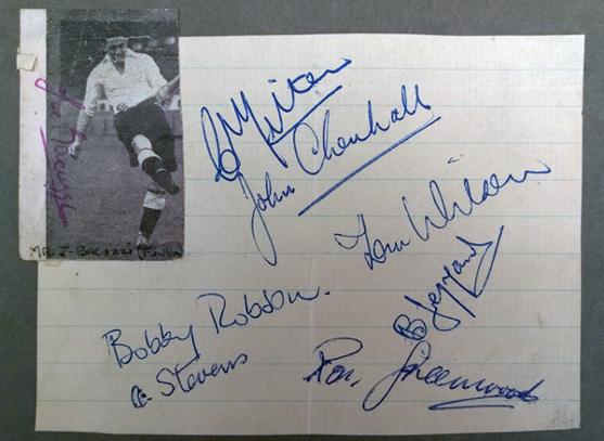 Fulham-FC-football-memorabilia-signed-player-autographs-Bobby-Robson-autograph-ron-greenwood-joe-bacuzzi-arthur-stevens-charlie-mitten-bedford-jezzard-1950s