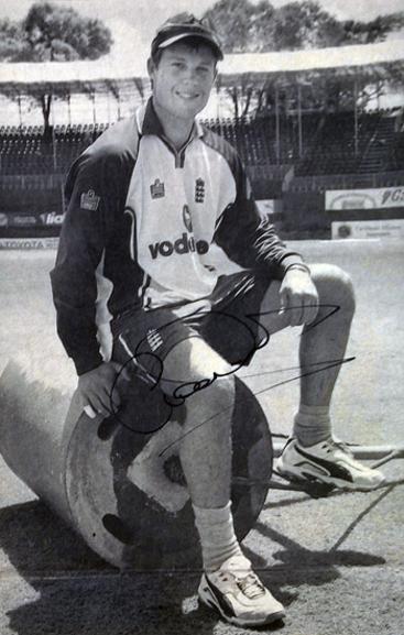 GERAINT JONES memorabilia Kent cricket memorabilia England cricket memorabilia signed photo autographed