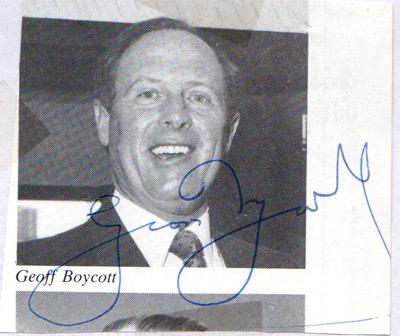 Geoff-Boycott-autograph-signed-Yorkshire-cricket-memorabilia-yorks-ccc-geoiffrey-england-test-match-opening-batsman-tms-signature