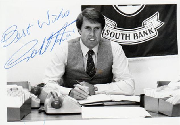 Geoff-Hurst-autograph-signed-england-1966-world-cup-final-football-memorabilia-centre-forward-west-ham-manager-signature