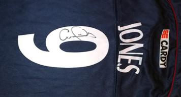 Geraint-Jones-autograph-signed-kent-cricket-memorabilia-spitfires-one-day-playing-shirt-england-wicket-keeper-number-9-GO-match-issue-png-samurai-signature