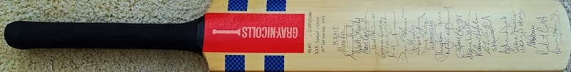 Glamorgan-cricket-memorabilia-1993-AXA-SUNDAY-LEAGUE-MATCH-FINAL-KENT-CCC-v-GLAMORGAN-CCC-Squads-signed-full-size-Gray-Nicolls-bat-Viv-Richards-autograph-gray nicolls