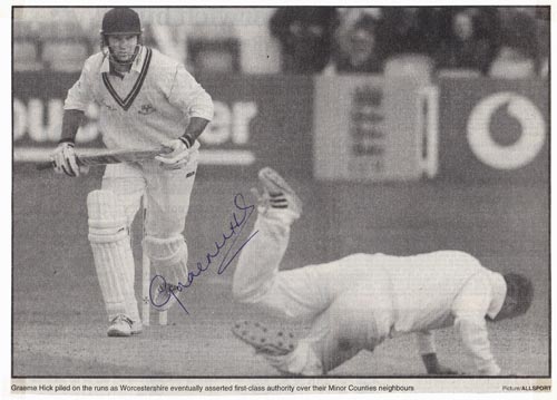 Graeme-Hick-autograph-signed-worcestershire-cricket-memorabilia-england-test-match-batsman-worcs-ccc-2001