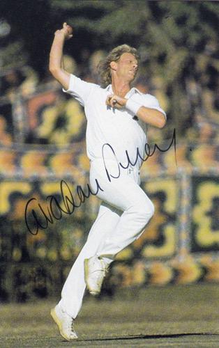 Graham-Dilley-memorabilia-autograph-signed-Kent-cricket-memorabilia-KCCC-England-test-match-bowler-Worcs-CCC-Spitfires-Picca-Dilley-Dartford-School-1981-Headingley-Ashes-memorabilia