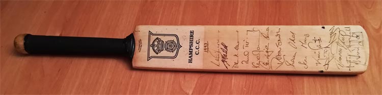 Hampshire-signed-cricket-bat-david-gower-malcolm-marshall-autograph-robin-smith-mark-nicholas-paul-terry-1993-hants-ccc
