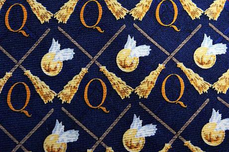 Harry-Potter-memorabilia-Quidditch-silk-necktie-2001-Official-Motif-Woven-tie-Golden-Snitch-Broom