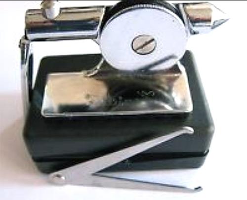 Henselite-Bullet-Bowls-measure-complete-with-stand-lawn-bowling-flat-green-measuring-calipers-device-box