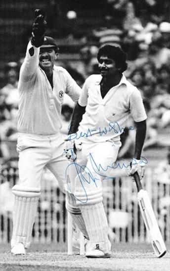 Javed-Mindad-autograph-signed-pkaistan-cricket-memorabilia-1981-australia-test-series-signature