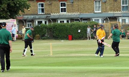 Joe-Denly-Testimonial-t20-cricket-day-whitstable-bowled-matt-walker-oliie-robinson