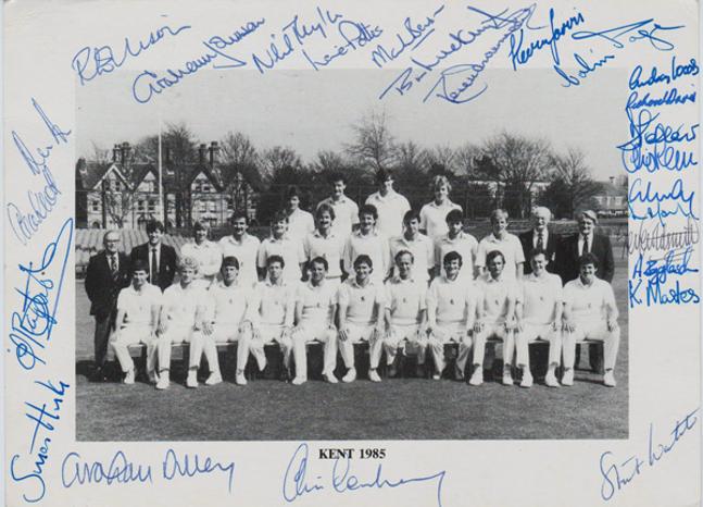 Kent-CCC-1985-signed-cricket-memorabilia-team-photo-Luckhurst-Dilley-Knott-Tavare-Cowdrey-Underwood-Ealham-autograph-goodwin-sands-postcard