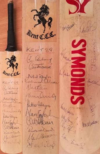 Kent-cricket-memorabilia-1988-squad-signed-mini-bat-Chris-Cowdrey-autograph-Tavare-Alan-igglesden-Mark-benson-neil-taylor-fleming-ellison-marsh-kccc-notts-ccc