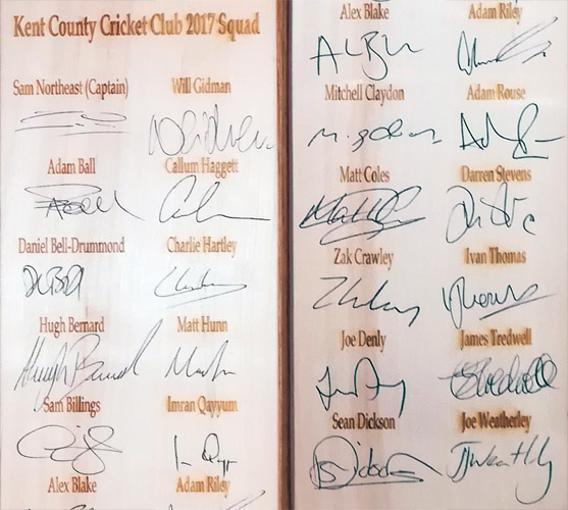 Kent-cricket-memorabilia-2017-squad-signed-cricket-bat-sam-northeast-billings-daniel-bell-drummond-joe-denly-darren-stevens-alex-blake-coles-claydon-kccc-autographs