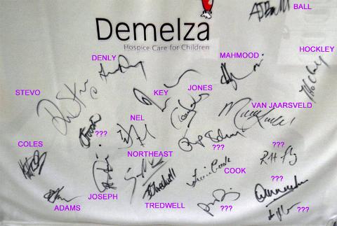 Kent-cricket-memorabilia-KCCC-Memorabilia-Demelza-signed-cricket-shirt-2011-squad-Spitfires-memorabilia-Rob-Key-autograph-Darren-Stevens-Jimmy-Adams-Wahab-Riaz
