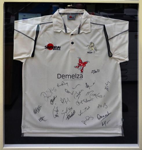 Kent-cricket-memorabilia-KCCC-Memorabilia-Demelza-signed-cricket-shirt-2011-squad-Spitfires-memorabilia-Rob-Key-autograph-Darren-Stevens-autograph-Jimmy-Adams-autograph-Wahab-Riaz
