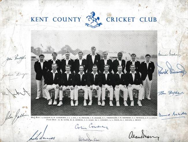 Kent-cricket-memorabilia-signed-1960s-team-photo-squad-colin-cowdrey-autograph-denness-knott-luckhurst-kccc-signatures