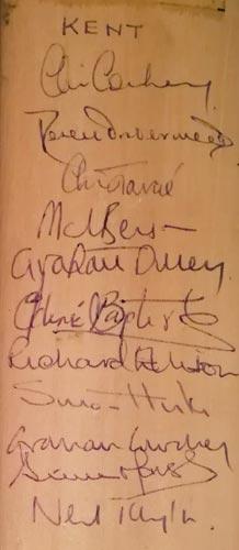 Kent-cricket-memorabilia-signed-mini-bat-cowdrey-underwood-tavare-dilley-baptistemarsh-benson-ellison-magnum-kccc-autograph-signature
