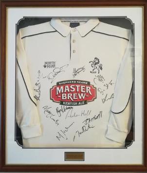 Kent-cricket-memorabilia-squad-signed-playing-shirt-2007-tunbridge-wells-week-framed-kccc-spitfires-key-jones-denly-stevens-master-brew
