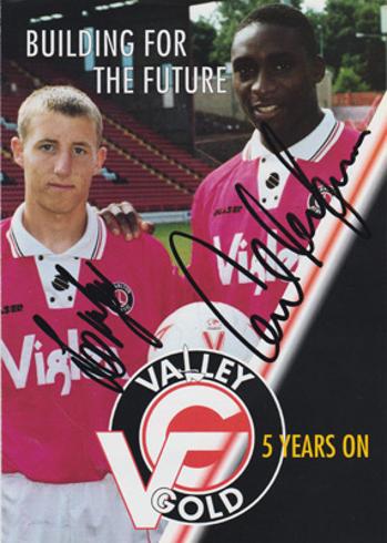 Lee-Bowyer-autograph-signed-charlton-athletic-football-memorabilia-cafc-addicks-valley-gold-carl-leaburn-signature-manager