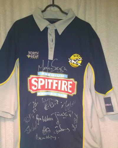 MARTIN-SAGGERS-memorabilia-Martin-Saggers-autograph-signed-Kent-cricket-memorabilia-playing-shirt-Shepherd-Neame-Spitfire-Ale-KCCC-memorabilia-Darren-Stevens