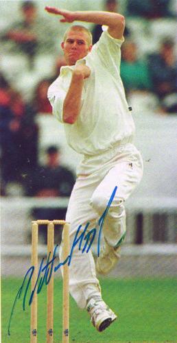 MATTHEW-HOGGARD-autograph-signed-England-cricket-memorabilia-Hoggy-Yorkshire-yorks-CCC-Ashes-2005-Bingley-Kongs