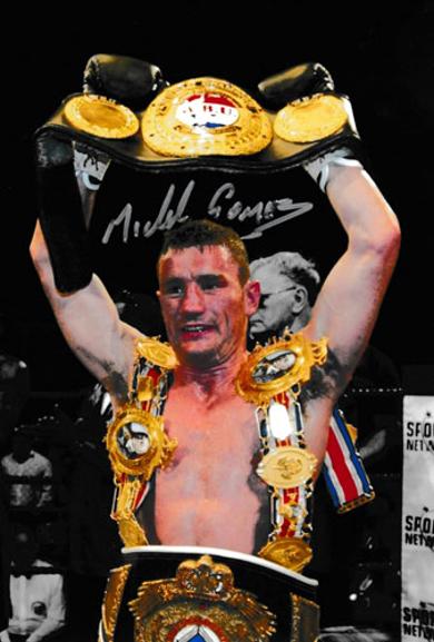 Michael-Gomez-autograph-signed-boxing-memorabilia british super featherweight champion predator irish mexican
