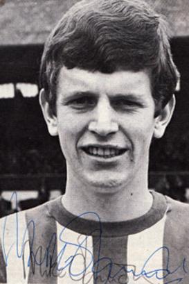 MIKE CHANNON (Southampton, Man City, Norwich City & England ) signed B&W pic. 