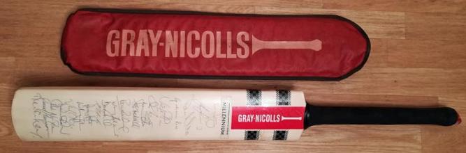 Millennium-Gray-Nicolls-signed-cricket-bat-memorabilia-robertsbridge-sussex-kent-essex-surrey-rob-key-autograph-bag