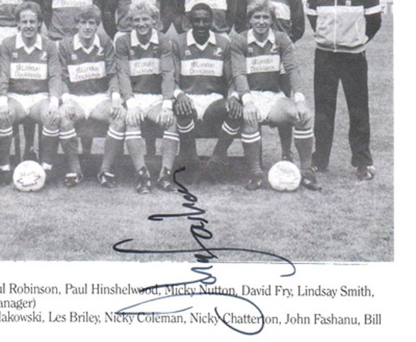 Millwall-FC-football-memorabilia-London-6-a-side-indoor-soccer-championships-programme-signed-Wembley-Arena-LBC-team-John-Fashanu-autograph