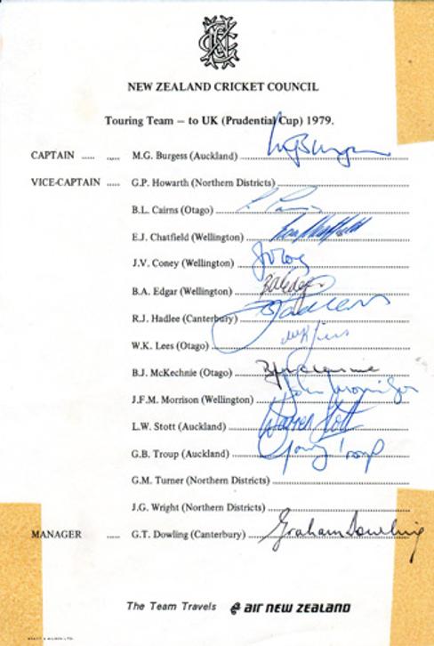 New-Zealand-cricket-memorabilia-1979-signed-team-sheet-richard-hadlee-autograph-glenn-turner-signature-cairns-howarth-wright-edgar-coney-chatfield-burgess-lees-nz