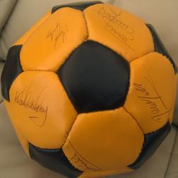 Old Maidstone-United-football-memorabilia-stones-autograph-signed-ball-soccer-team-squad-1980s-1897-1992-watling-street-dartford