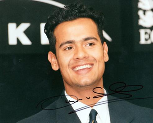 Owais-Shah-autograph-Middlesex-cricket-memorabilia-signed-England-under-19-portrait-photo-u19-teenager-middx-ccc