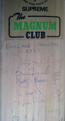 Pakistan-cricket-memorabilia-signed-bat-1987-tour-England-Imran-Khan-autograph-Abdul-Qadir-Javed-Miandad-Ian-Botham-Mike-Gatting-David-Gower-Raja-Malik-Akhtar