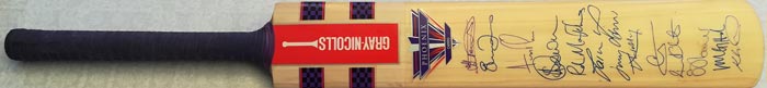 Phoenix-Carbo-Gray-Nicolls-signed-cricket-bat-memorabilia-robertsbridge-sussex-kent-surrey-essex-Joe Denly autograph