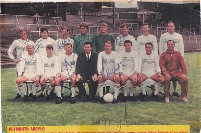 Plymouth-Argyle-FC-football-memorabilia-signed-team-photo-1960s-player-autographs