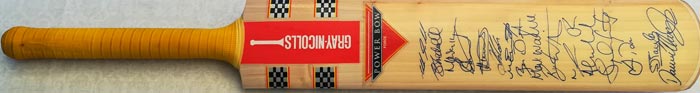 Powerbow-Gray-Nicolls-signed-cricket-bat-memorabilia-robertsbridge-sussex-kent-surrey-essex-autograph