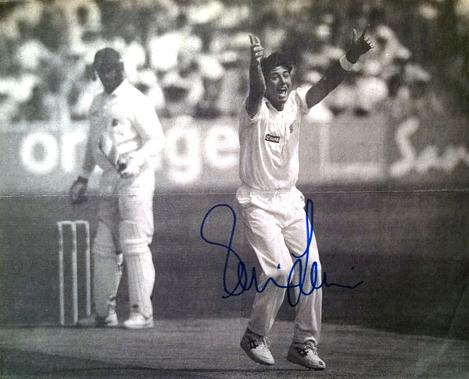RONNIE IRANI memorabilia signed Essex cricket memorabilia newspaper pic autograph